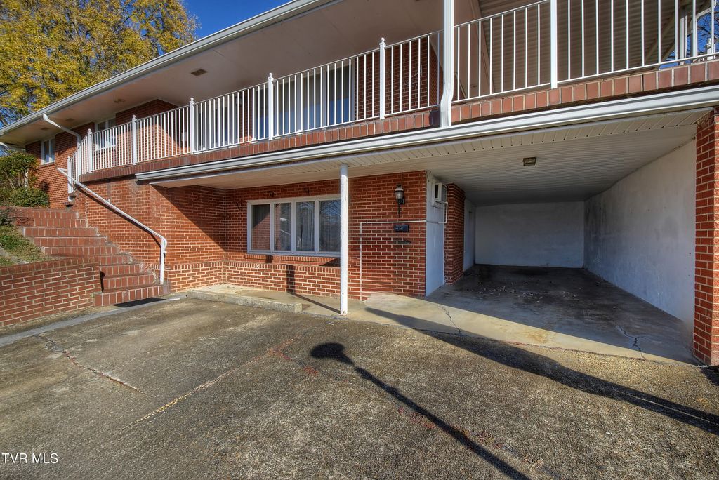 Photo of 528 Bays View Road, Kingsport, TN 37660 (MLS # 9988211)