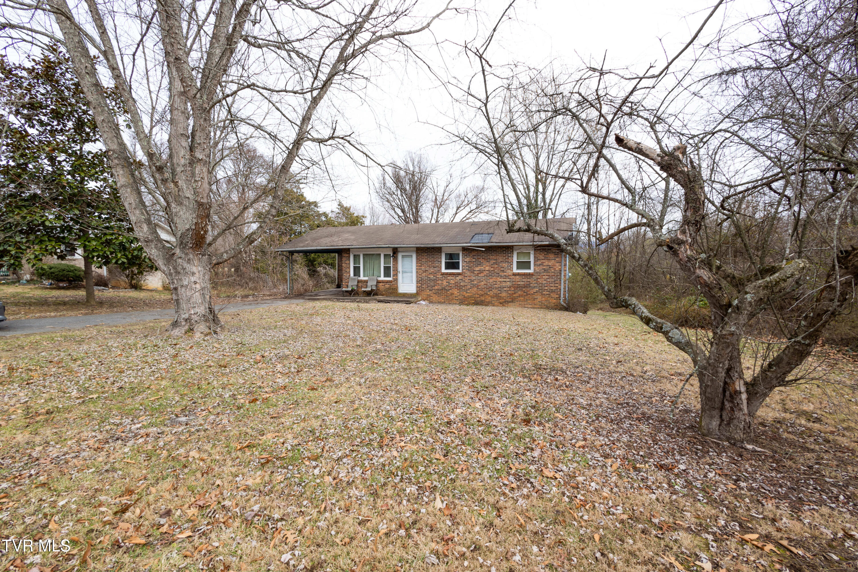 240 Lisa Lane, Piney Flats, Tennessee image 9