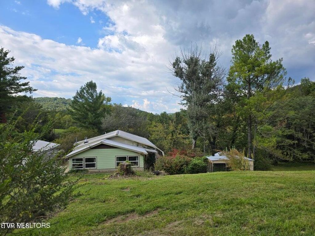 Photo of 197 Wolfe Road, Sneedville, TN 37869 (MLS # 9988947)