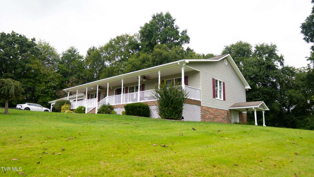 Photo of 804 Nash Street, Wise, VA 24293 (MLS # 9999587)