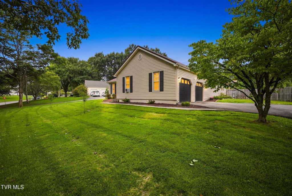 Photo of 3401 Manchester Lane, Johnson City, TN 37601 (MLS # 9999769)