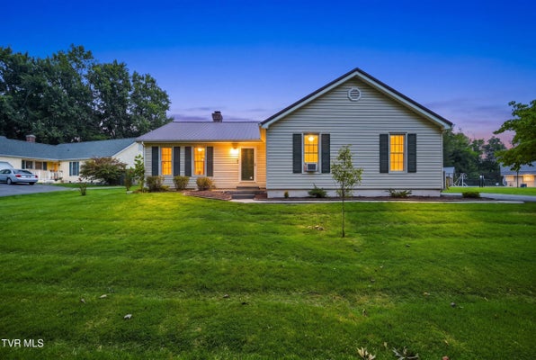 3401 MANCHESTER LN, JOHNSON CITY, TN 37601 - Image ca9c25256ba56d4e3796a331dc953d70/3632630170