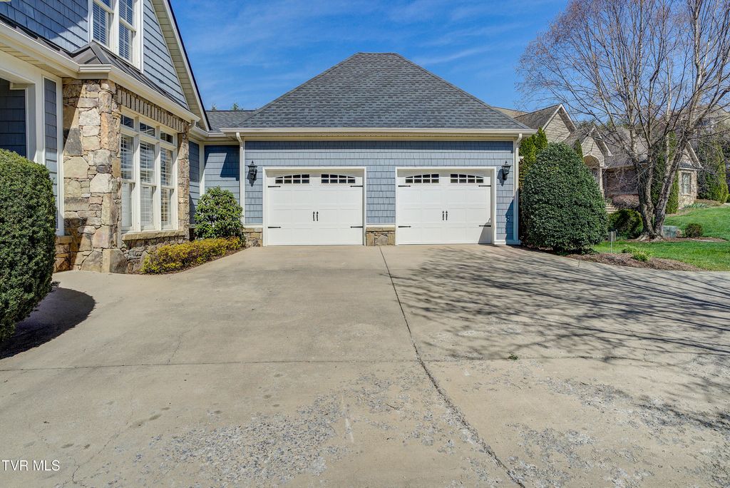 Photo of 1943 Villa Court, Johnson City, TN 37615 (MLS # 9992649)