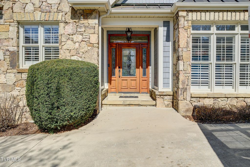 Photo of 1943 Villa Court, Johnson City, TN 37615 (MLS # 9992649)