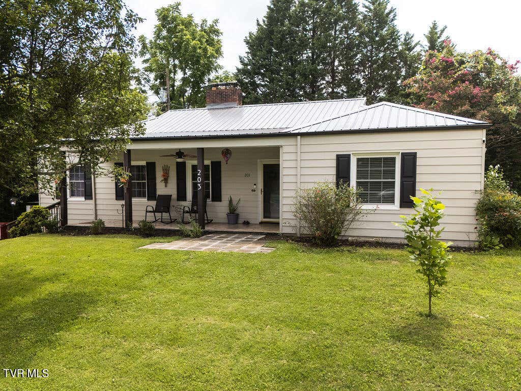 Photo of 203 Gilmer Park, Johnson City, TN 37604 (MLS # 9998911)