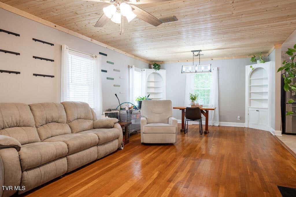 Photo of 203 Gilmer Park, Johnson City, TN 37604 (MLS # 9998911)