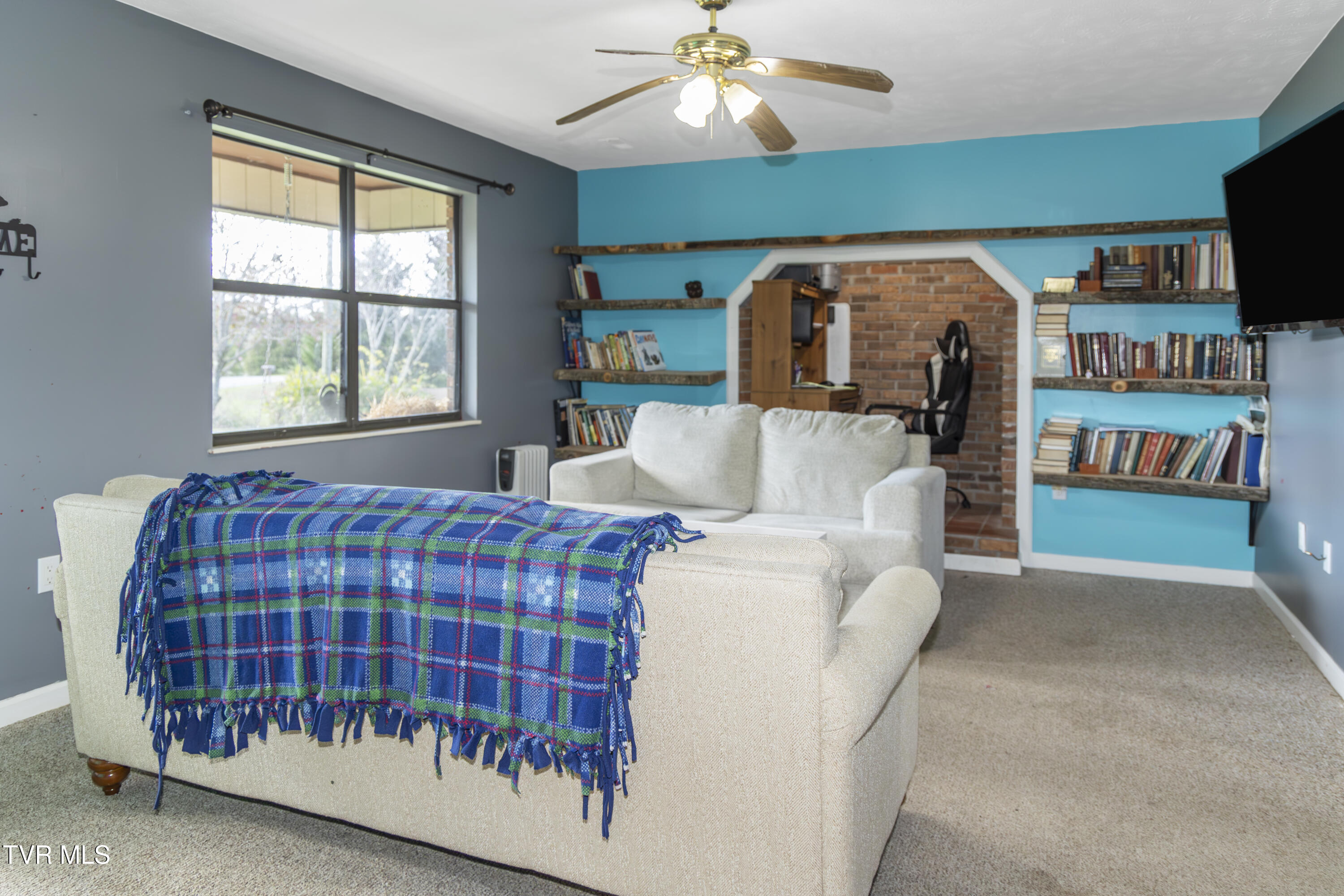 1046 Valley View Circle, Sevierville, Tennessee image 2
