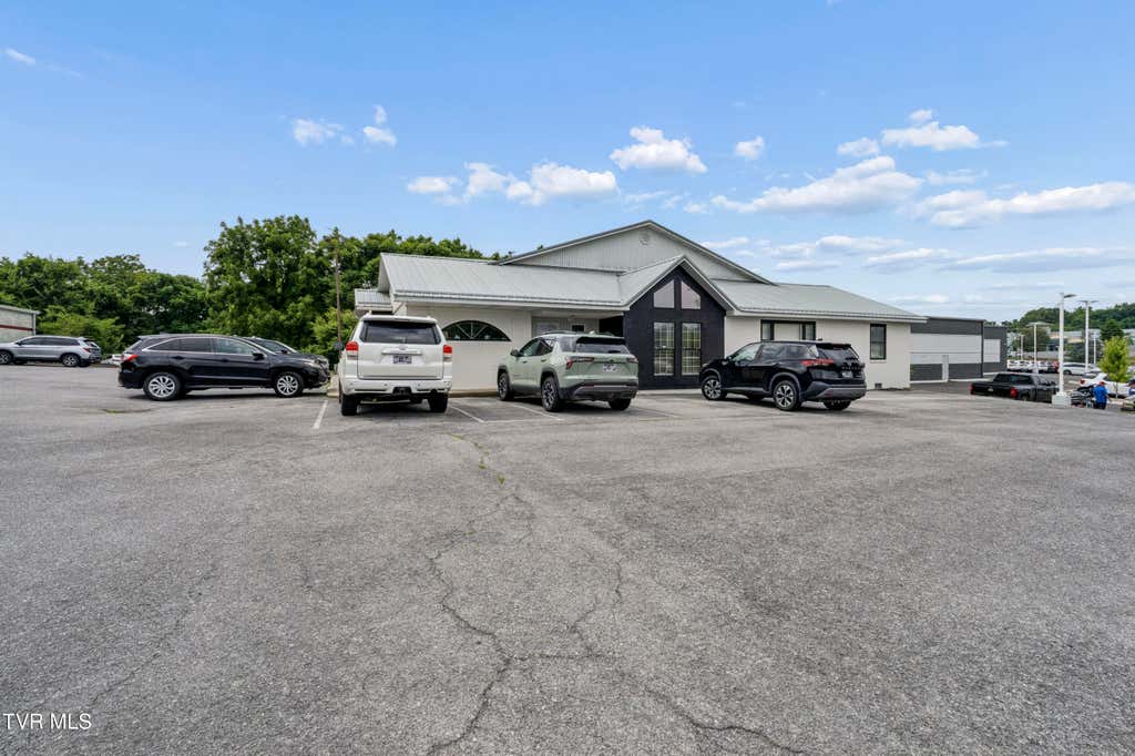 Photo of 200 High Point Drive, Johnson City, TN 37601 (MLS # 9996688)