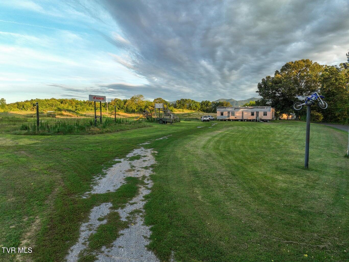 1076 Old Newport Highway, Dandridge, Tennessee image 5