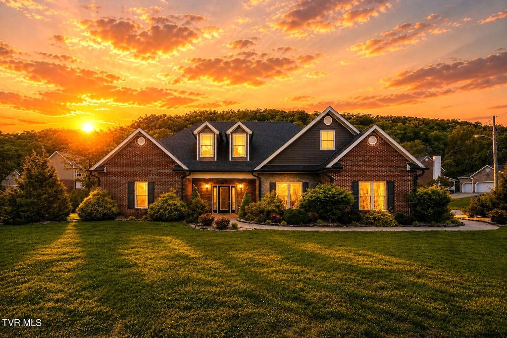 Photo of 3901 Leaf Point, Kingsport, TN 37663 (MLS # 9994812)