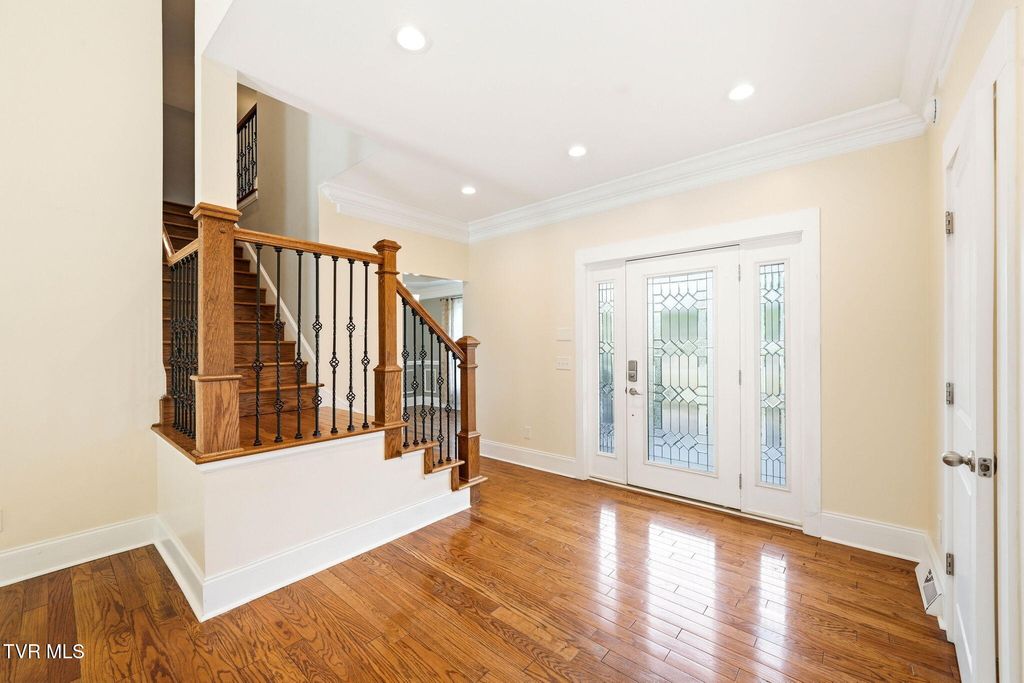 Photo of 3901 Leaf Point, Kingsport, TN 37663 (MLS # 9994812)