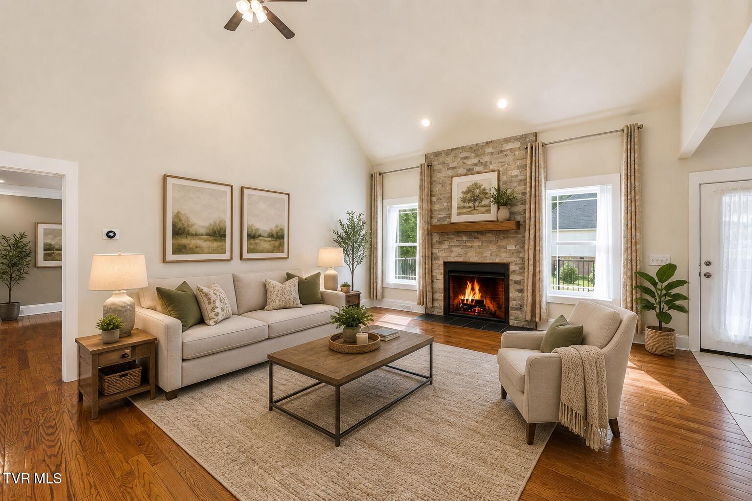 3901 Leaf Point