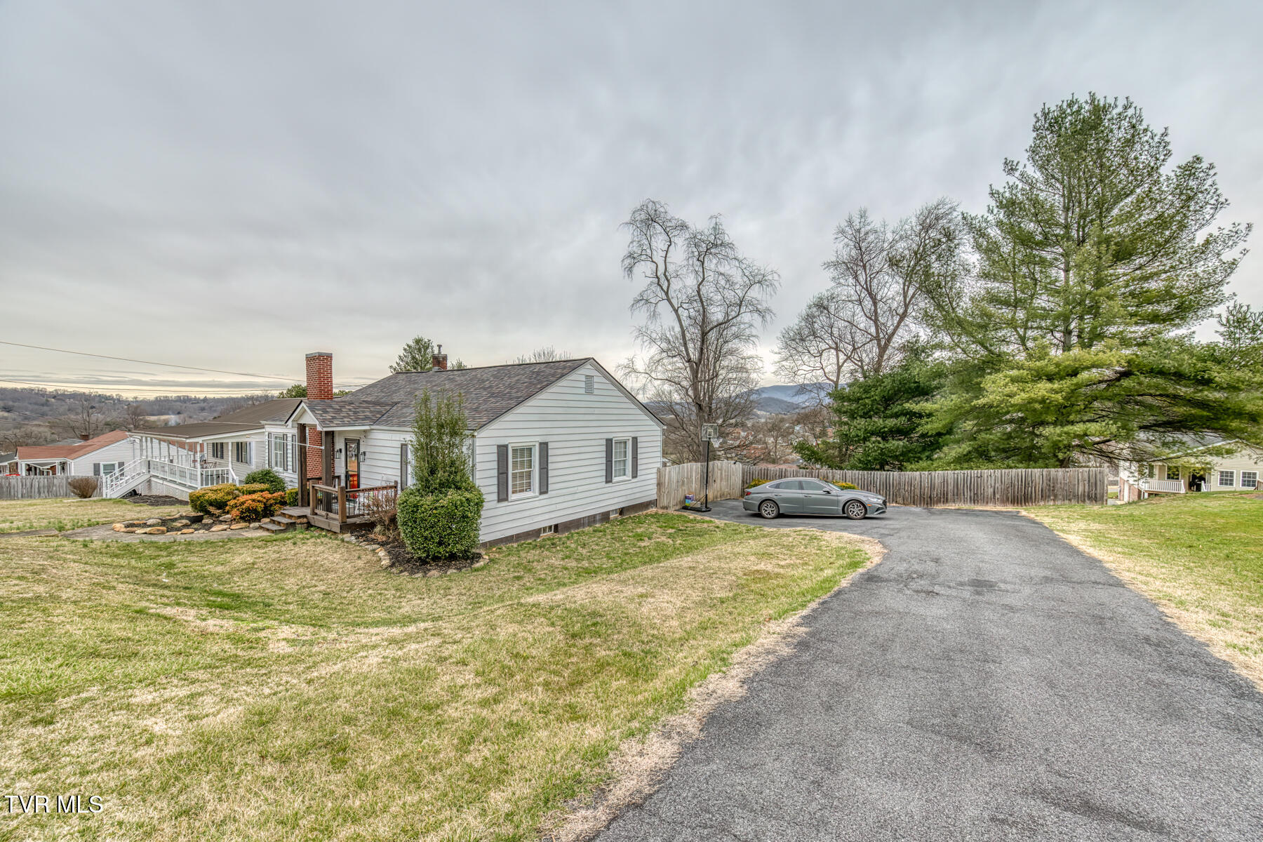 526 Division Street, Elizabethton, Tennessee image 33