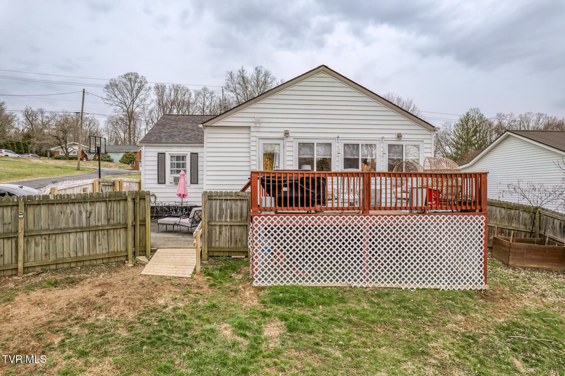 526 Division Street, Elizabethton, Tennessee image 40