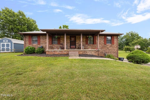 Photo of 303 Cloverleaf Court, Mount Carmel, TN 37645 (MLS # 10000705)