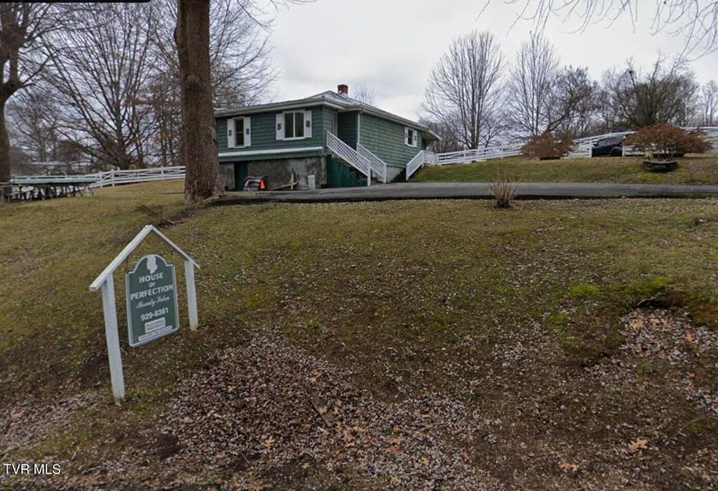 Photo of 147 Miller Ave, Johnson City, TN 37601 (MLS # 9994846)