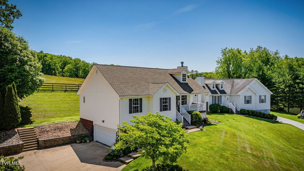 Photo of 1125 Robins Meadow Lane, Bristol, TN 37620 (MLS # 9995523)