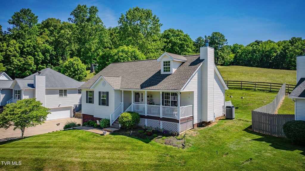Photo of 1125 Robins Meadow Lane, Bristol, TN 37620 (MLS # 9995523)