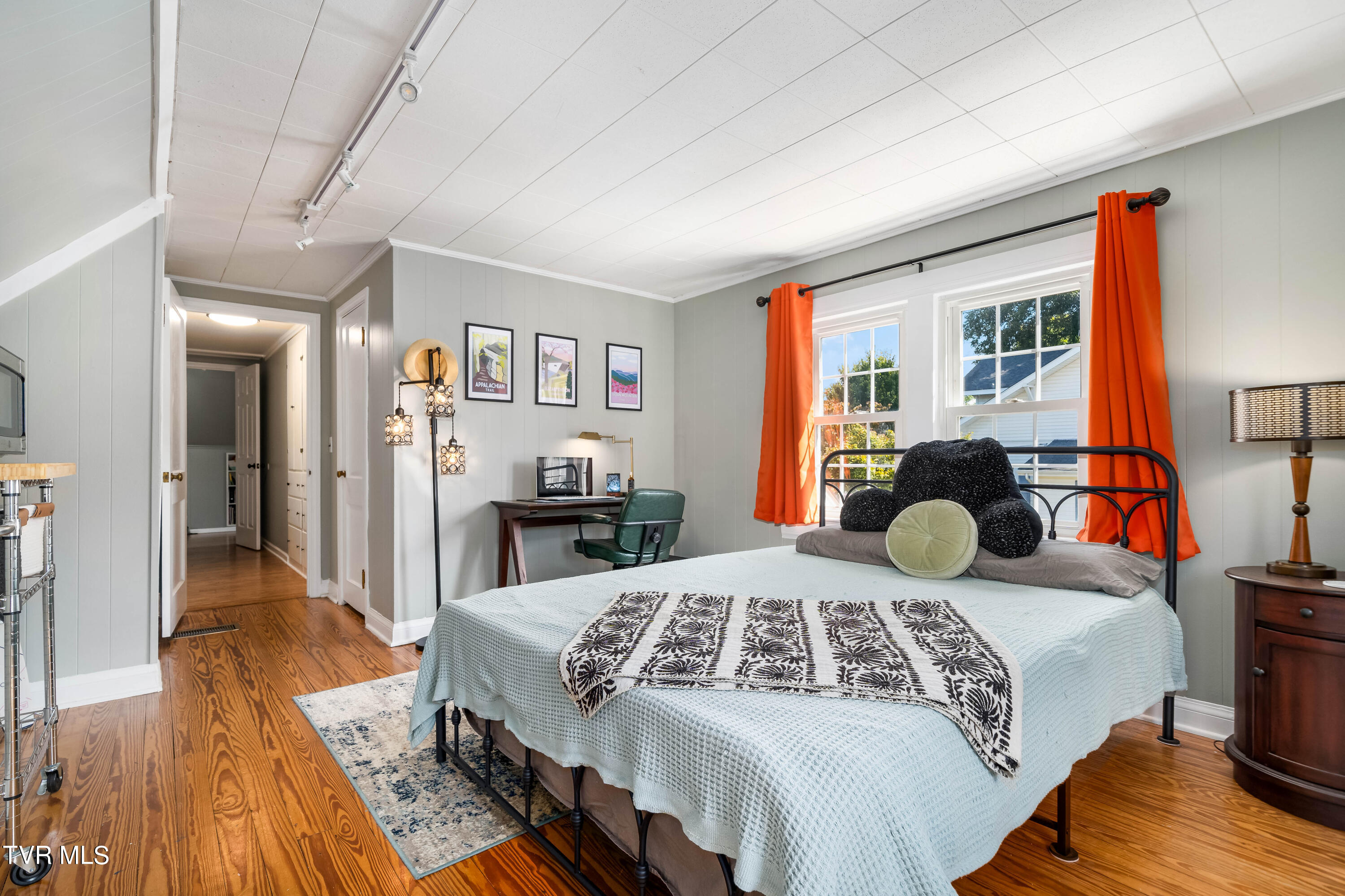 Elizabethton, Tennessee 37643, United States, 3 Bedrooms Bedrooms, ,3 BathroomsBathrooms,Residential,Pending,39218