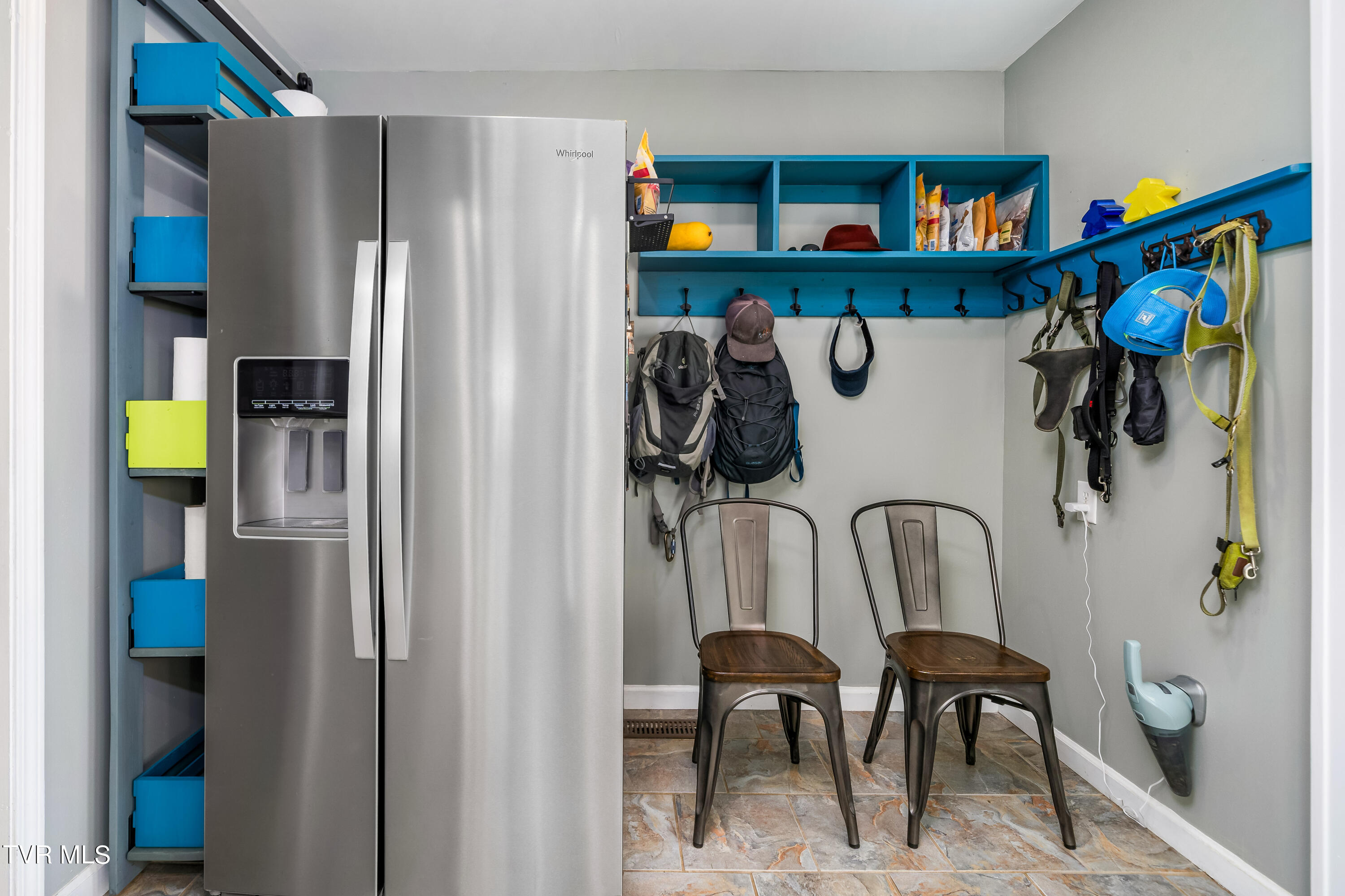 Elizabethton, Tennessee 37643, United States, 3 Bedrooms Bedrooms, ,3 BathroomsBathrooms,Residential,Pending,39218