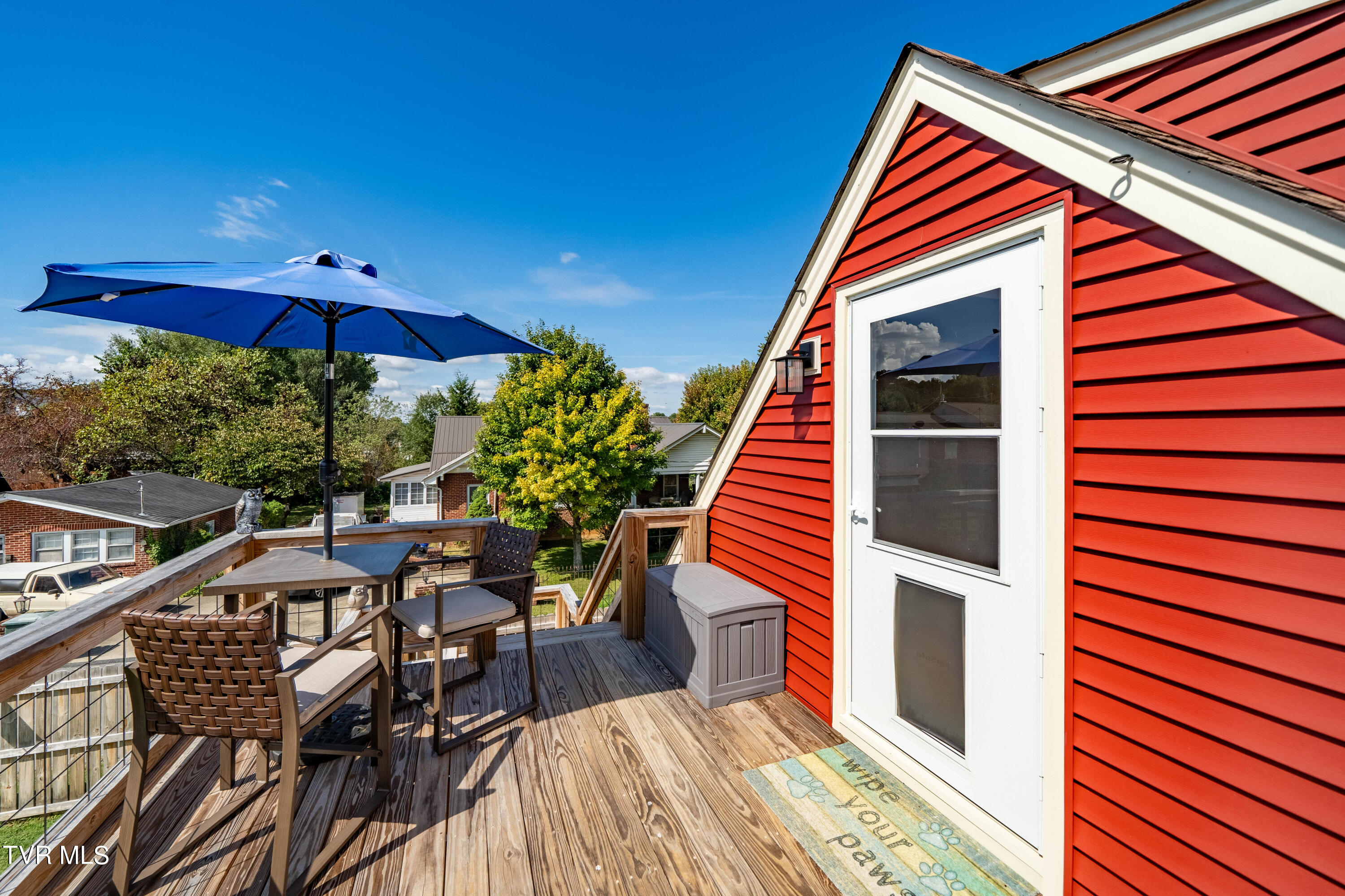 Elizabethton, Tennessee 37643, United States, 3 Bedrooms Bedrooms, ,3 BathroomsBathrooms,Residential,Pending,39218