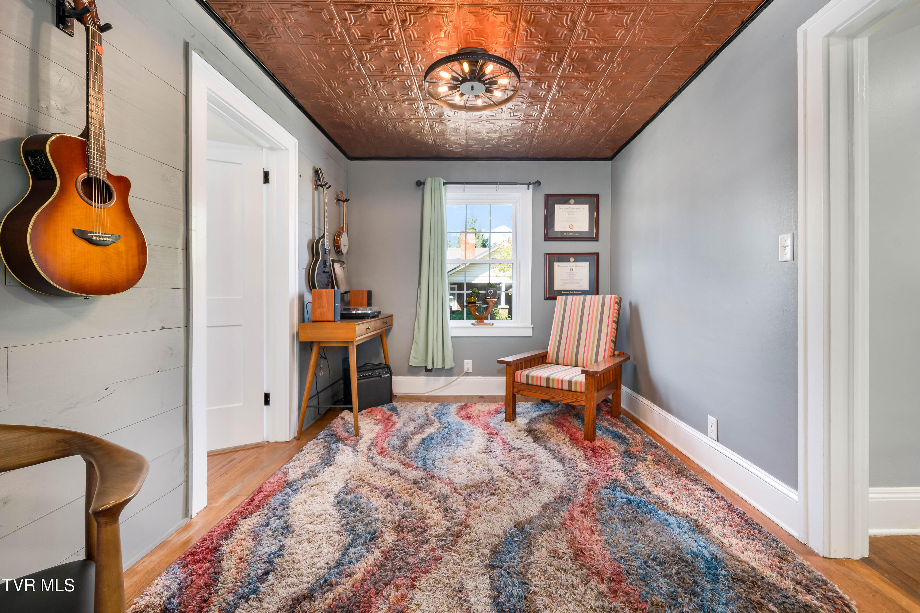 Elizabethton, Tennessee 37643, United States, 3 Bedrooms Bedrooms, ,3 BathroomsBathrooms,Residential,Pending,39218