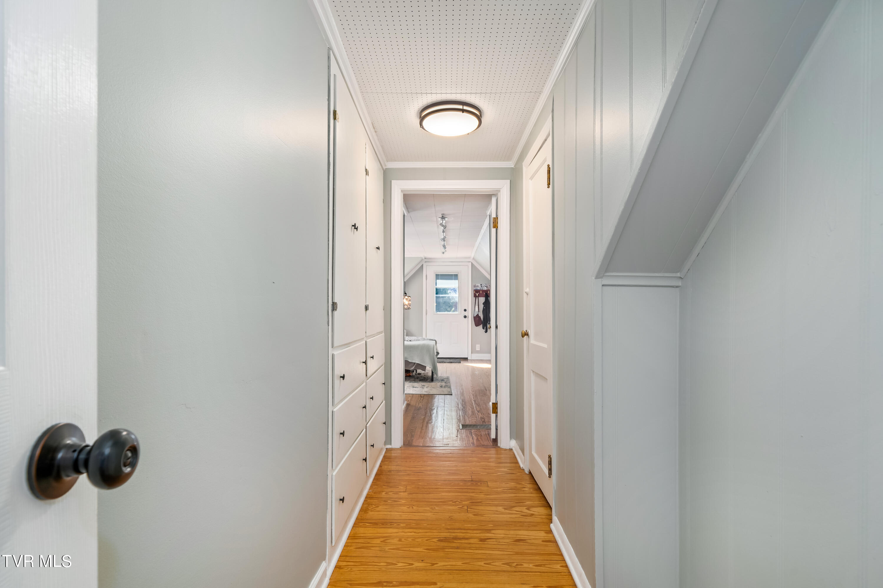 Elizabethton, Tennessee 37643, United States, 3 Bedrooms Bedrooms, ,3 BathroomsBathrooms,Residential,Pending,39218