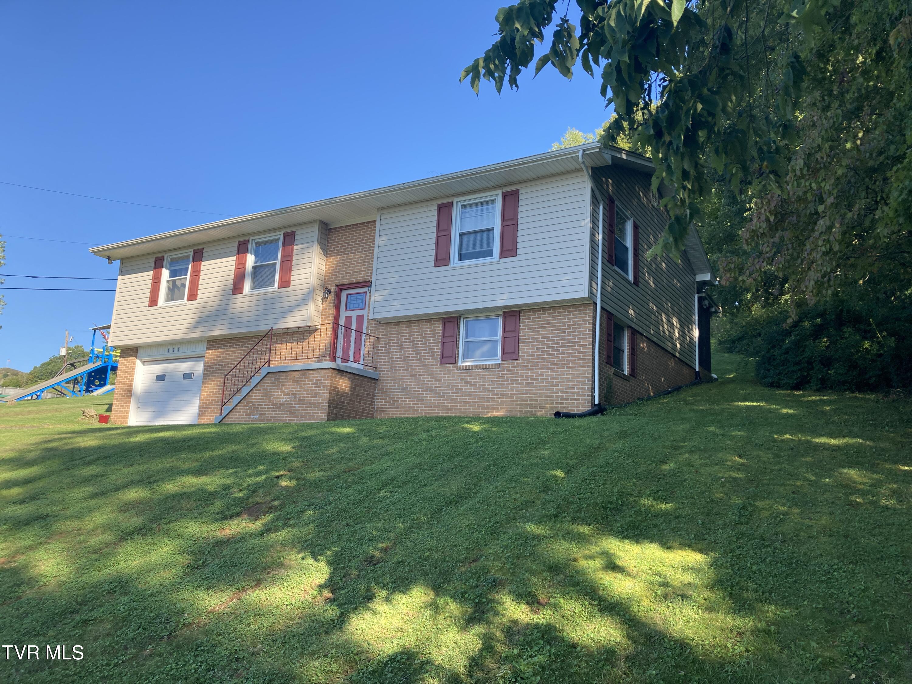 121 Hillside Drive, Honaker, Virginia image 2