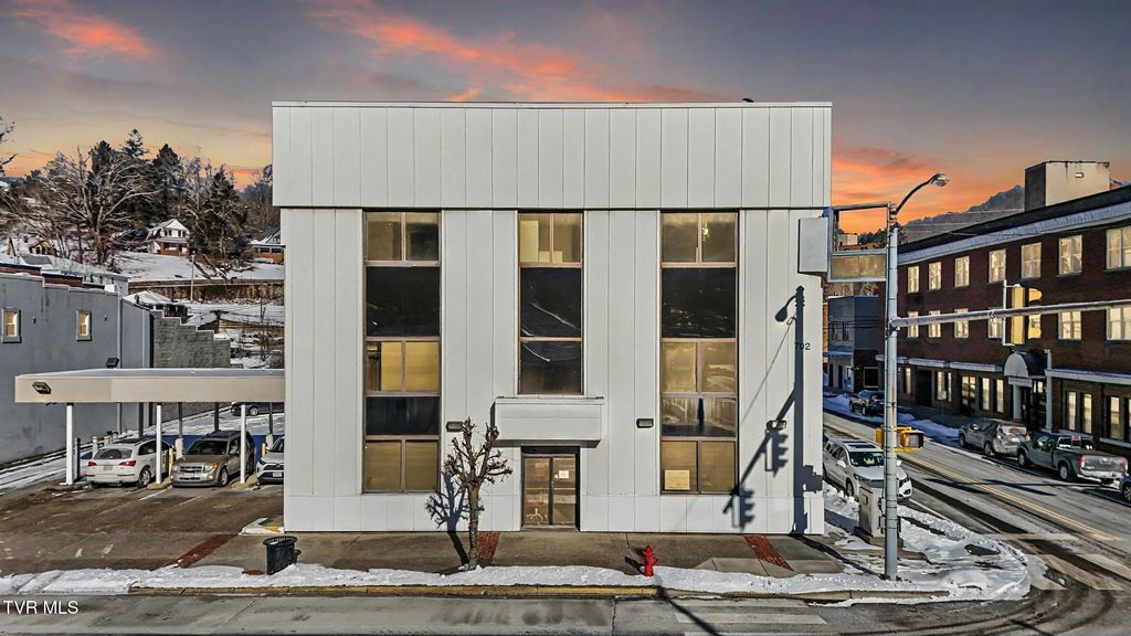 Photo of 702 Park Avenue, Norton, VA 24273 (MLS # 9975360)