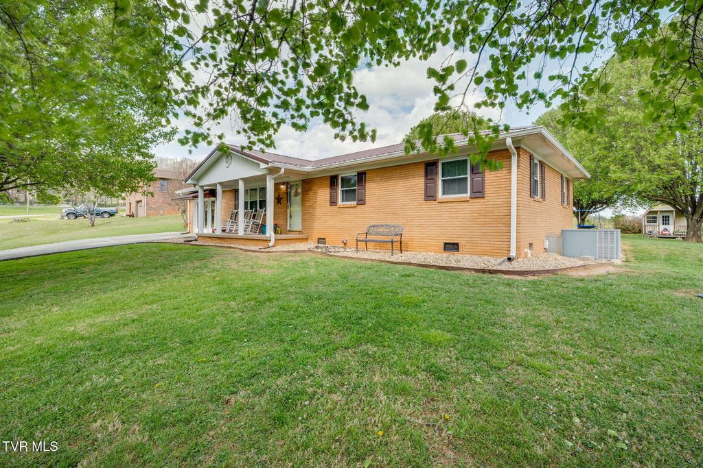 Photo of 102 Cresswood Drive, Rogersville, TN 37857 (MLS # 9993181)