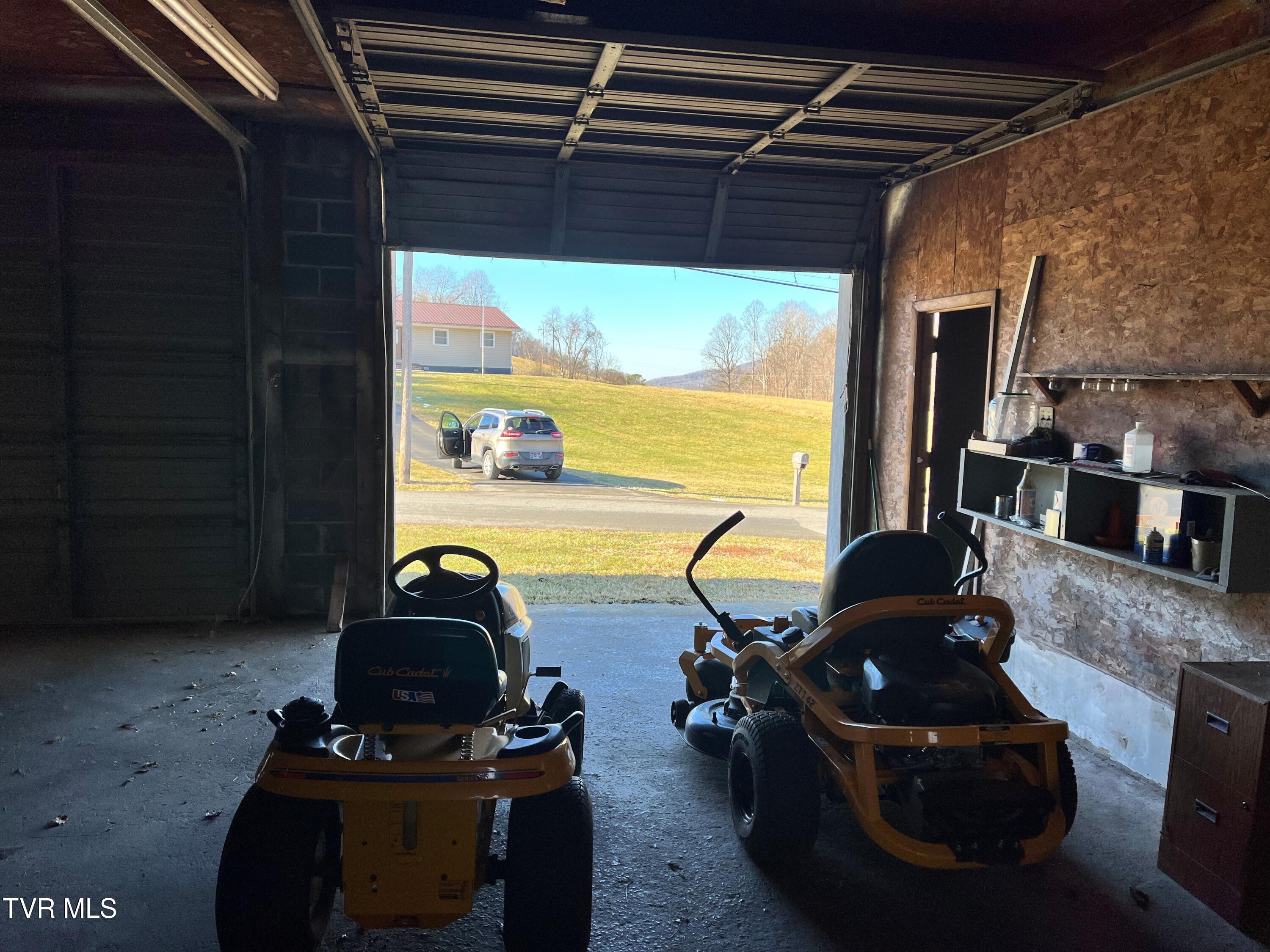 00 Peters Hollow, Elizabethton, Tennessee image 15