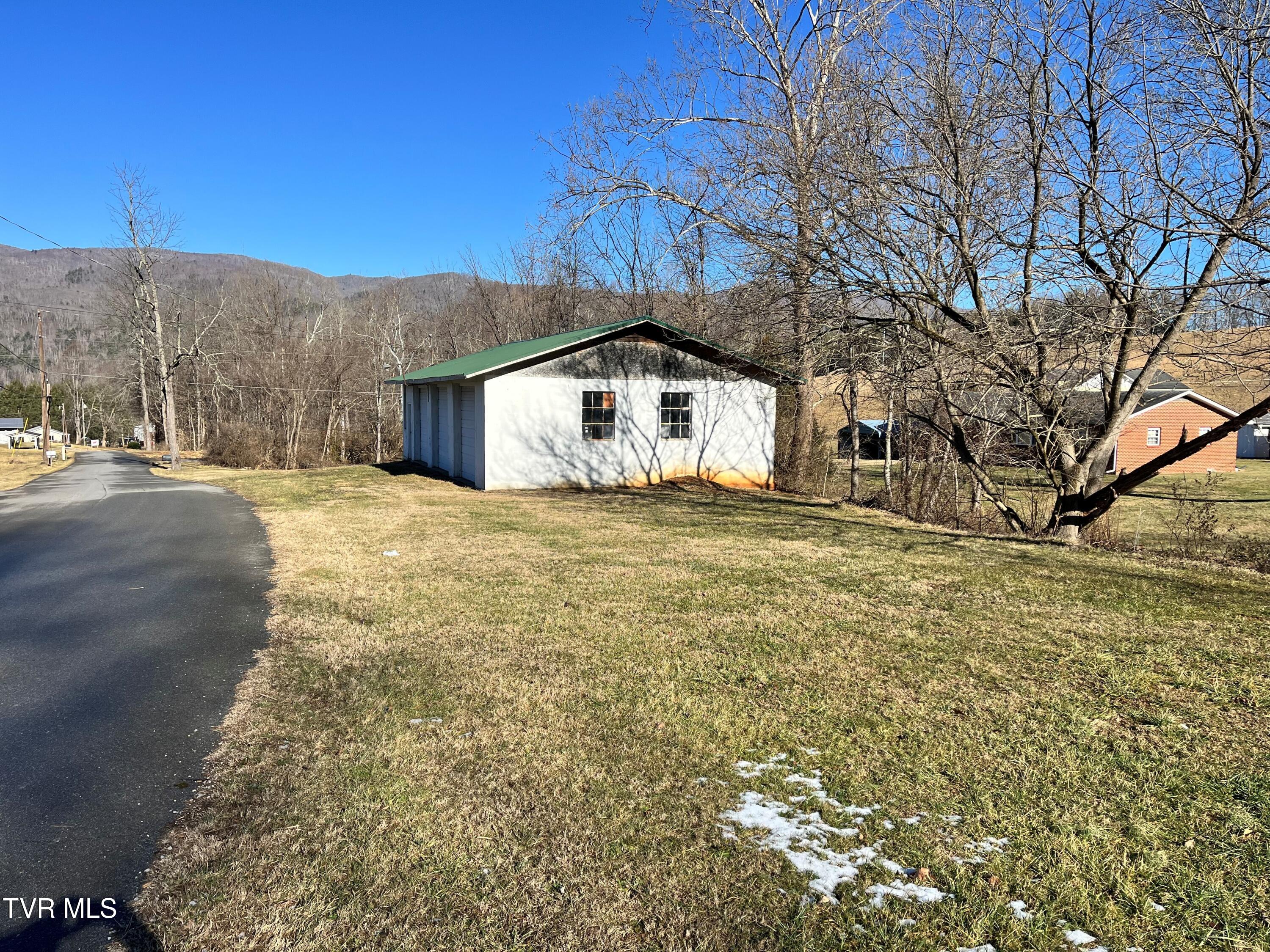 00 Peters Hollow, Elizabethton, Tennessee image 4