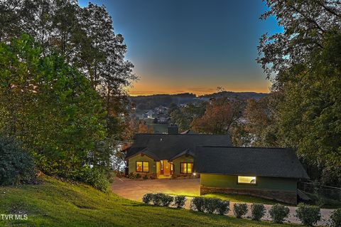Photo of 669 Summer Sound Road, Piney Flats, TN 37686 (MLS # 9986658)