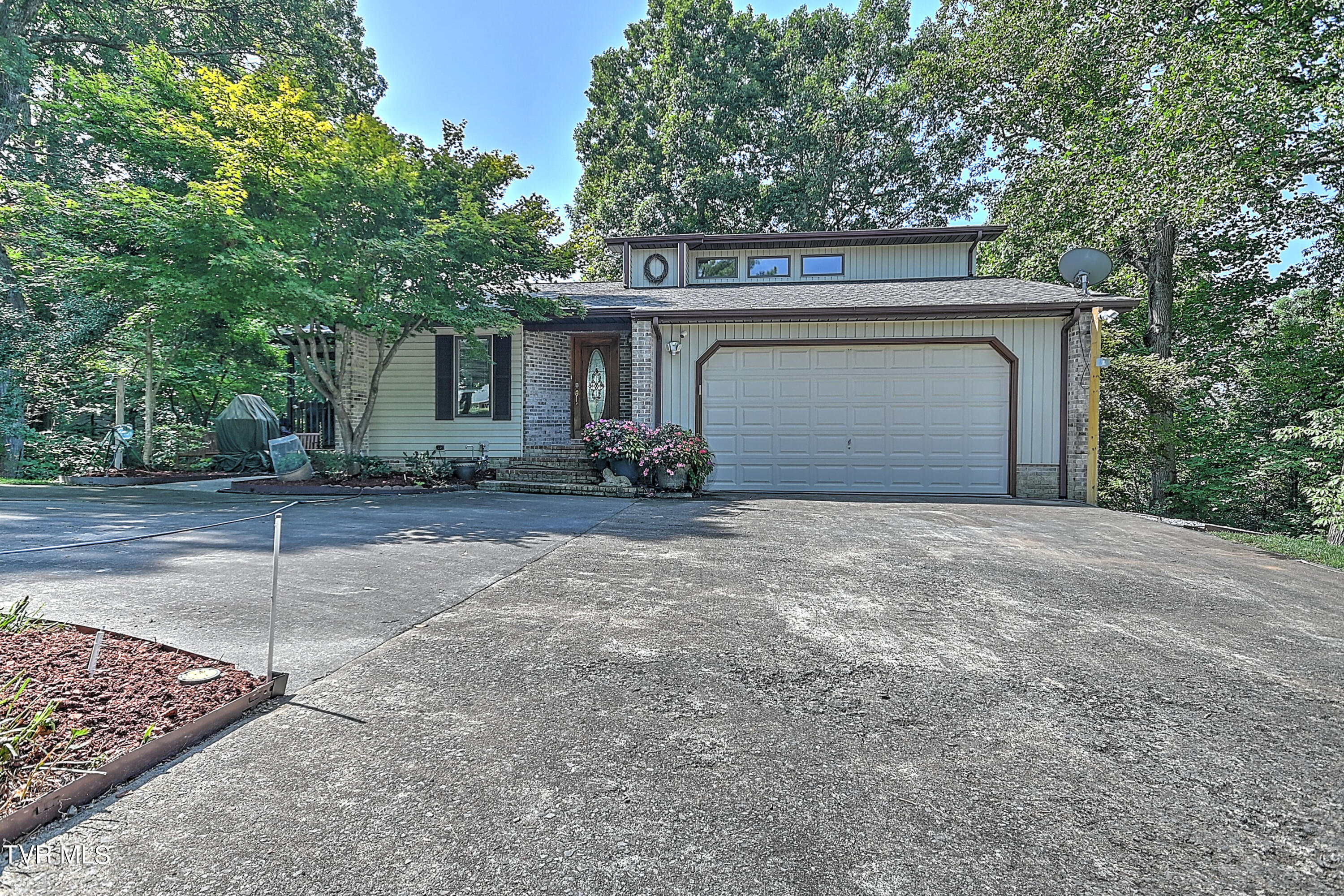 230 Charlie Avenue, Piney Flats, Tennessee image 4