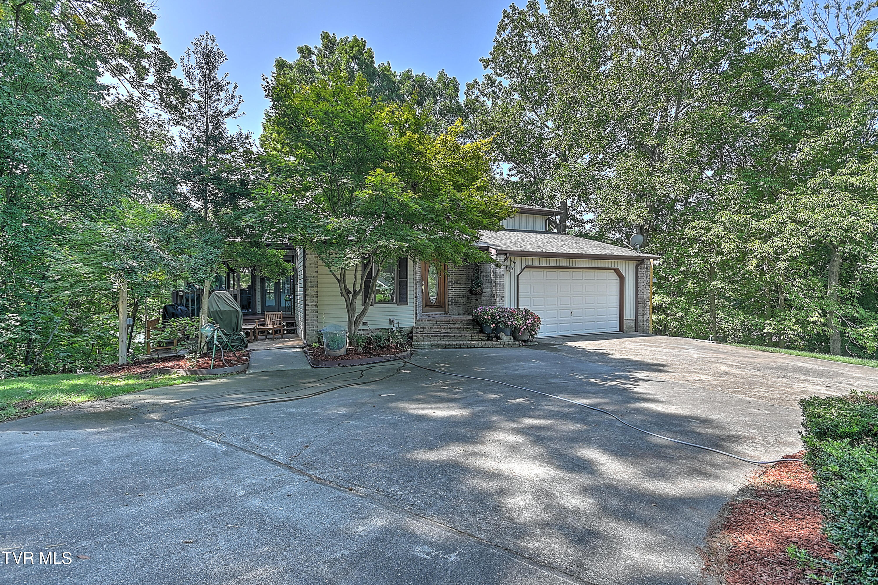 230 Charlie Avenue, Piney Flats, Tennessee image 6