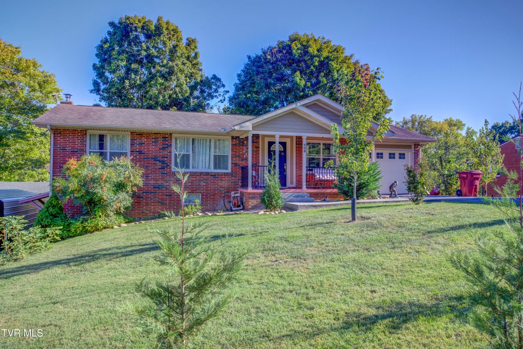 Photo of 608 Pine Ridge Road, Johnson City, TN 37601 (MLS # 10002448)