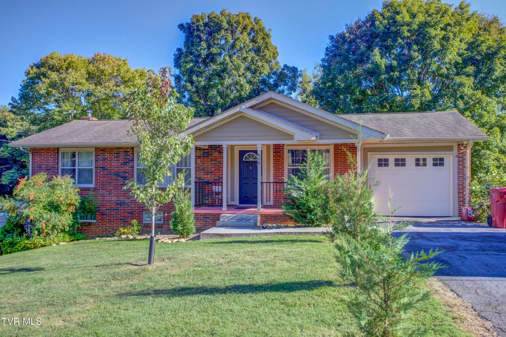 Photo of 608 Pine Ridge Road, Johnson City, TN 37601 (MLS # 10002448)