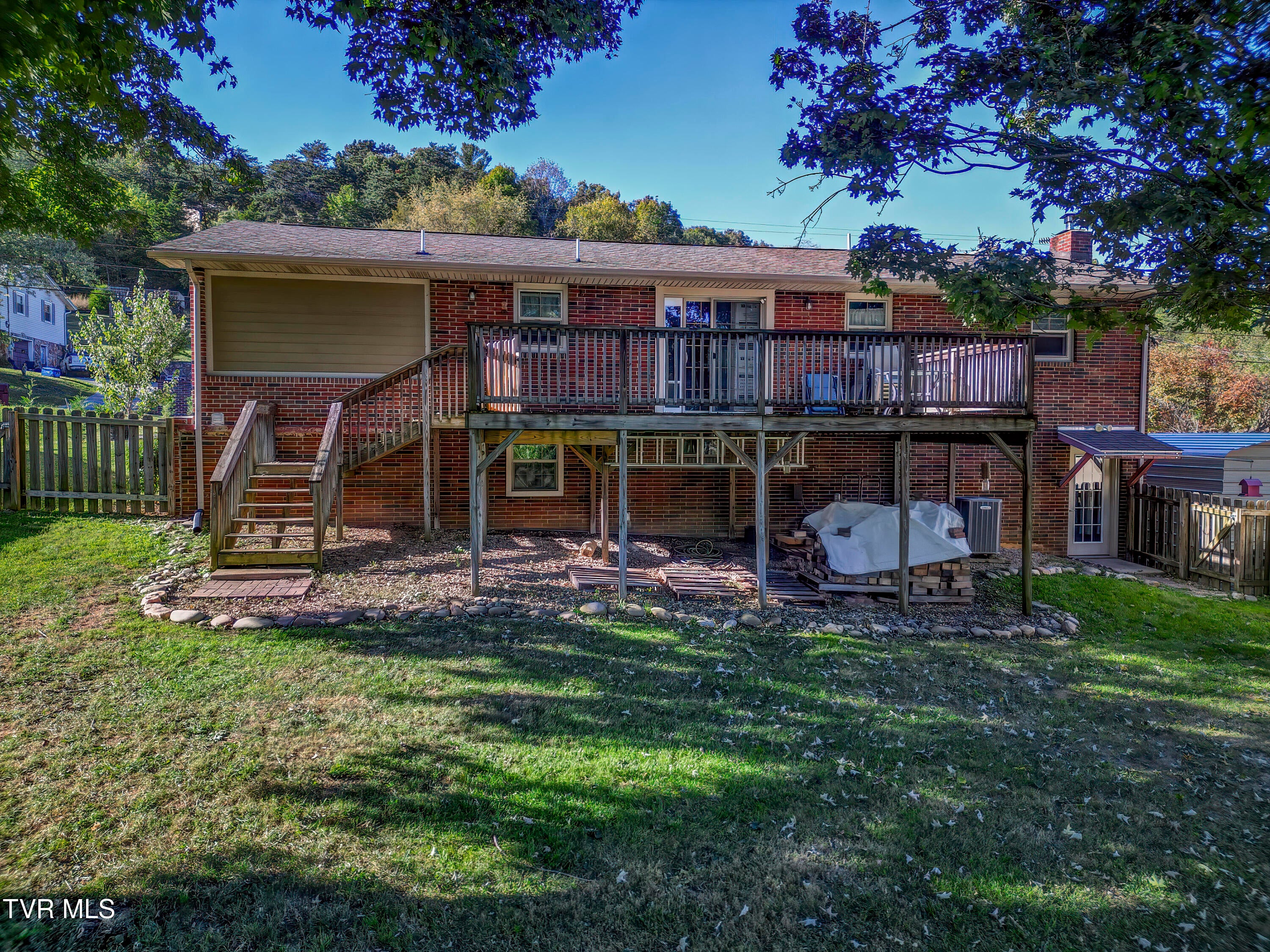 608 Pine Ridge Road