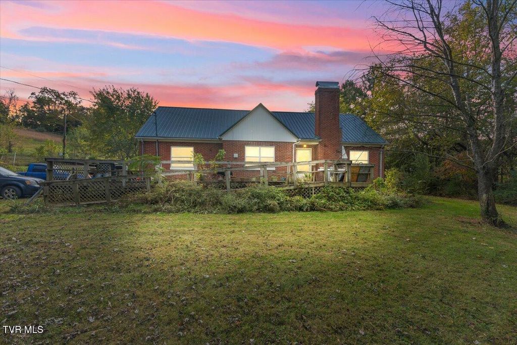 Photo of 99 Thistle Cove, Greeneville, TN 37745 (MLS # 9987417)