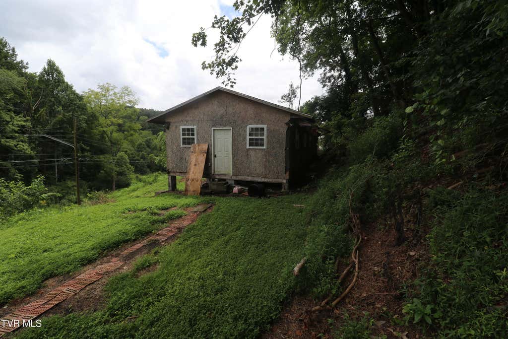 Photo of 201 Andover Drive, Bristol, VA 24201 (MLS # 9998804)