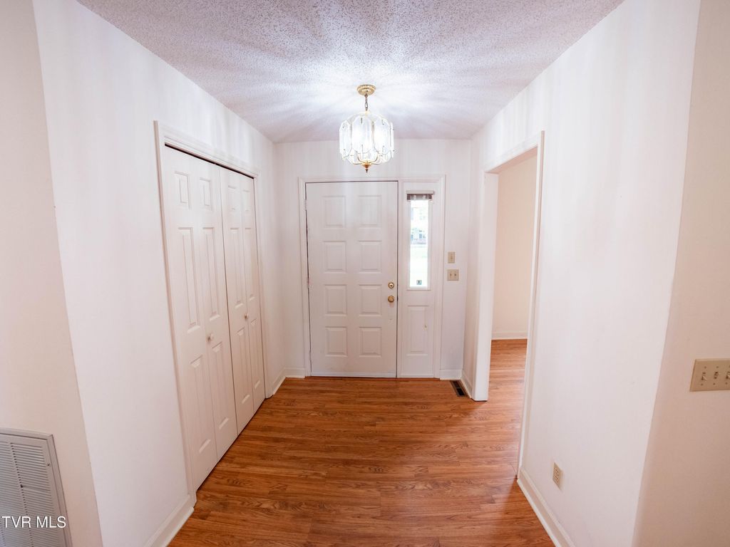 Photo of 1024 Wandering Drive, Kingsport, TN 37660 (MLS # 9993526)