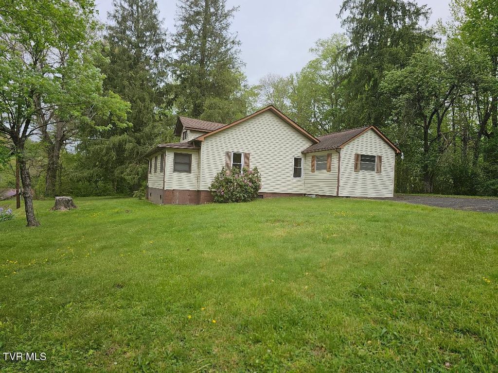 Photo of 736 Park Avenue, Norton, VA 24273 (MLS # 9994713)