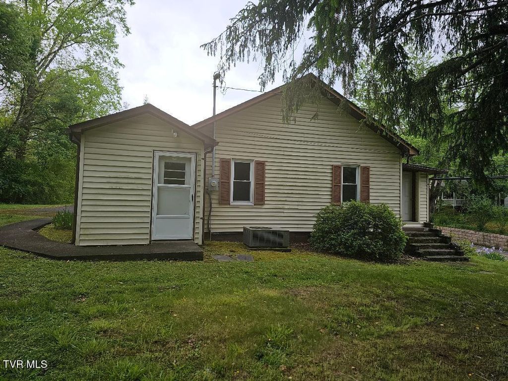 Photo of 736 Park Avenue, Norton, VA 24273 (MLS # 9994713)