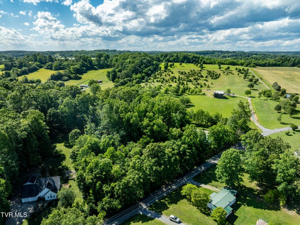 Photo of 6 Shiloh Road, Greeneville, TN 37745 (MLS # 9989184)