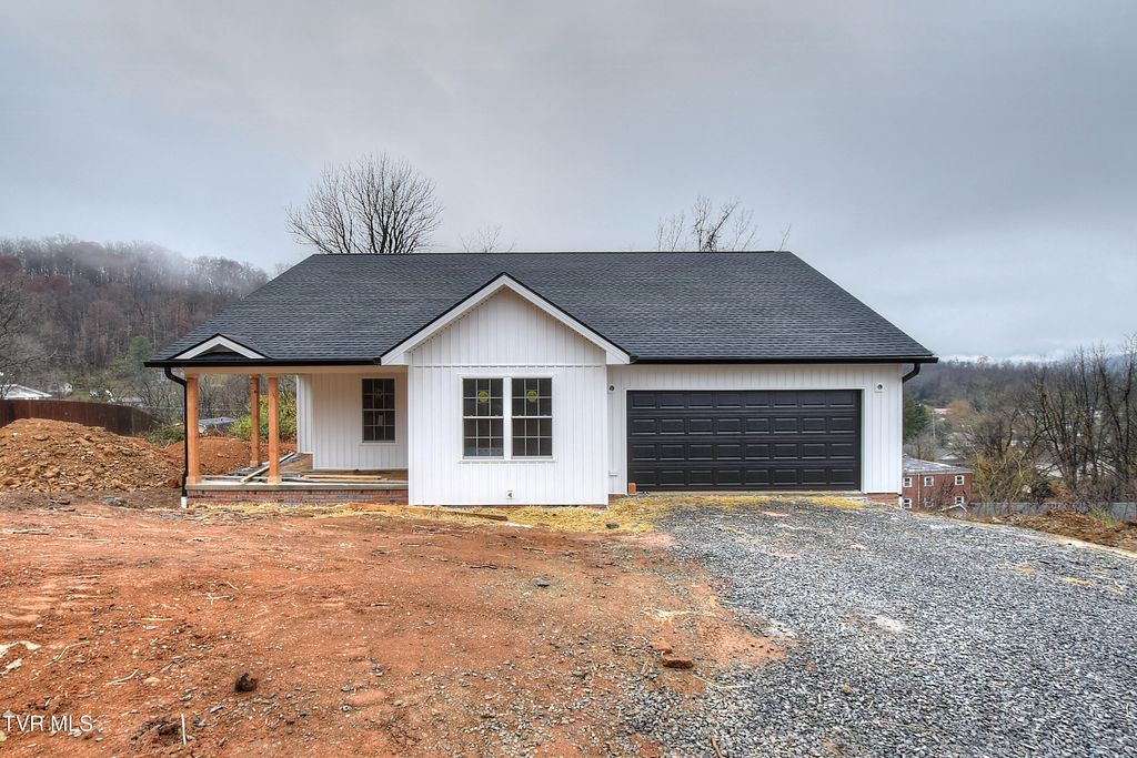 Photo of 218 Old Siam Road, Elizabethton, TN 37643 (MLS # 9988617)