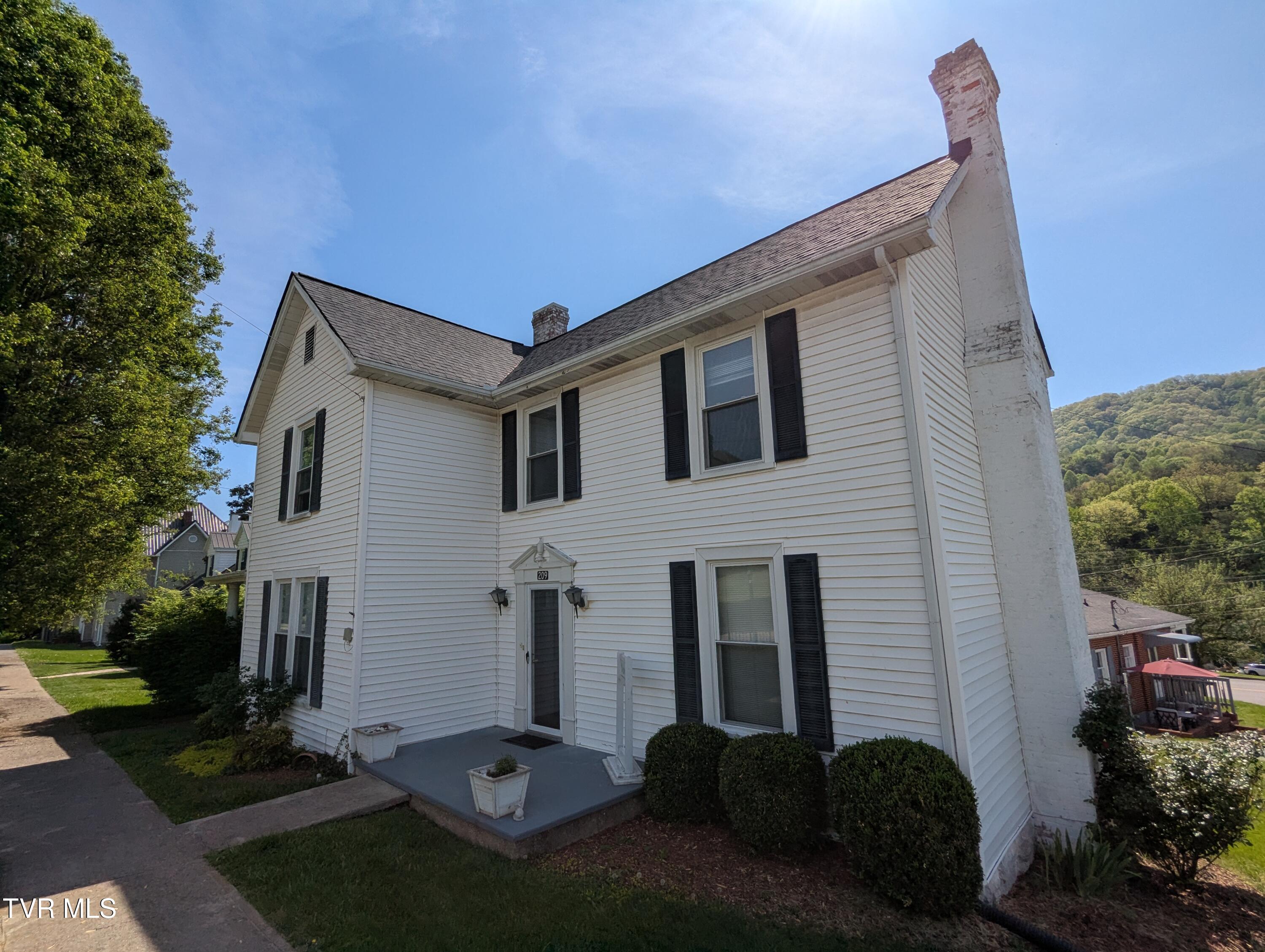 209 Cypress Street, Gate City, Virginia image 2