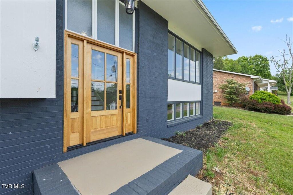 Photo of 830 Foothills Road, Kingsport, TN 37663 (MLS # 9994719)