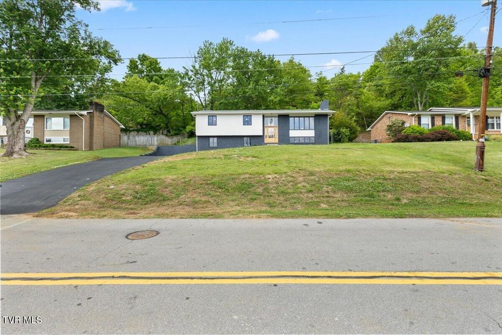 Photo of 830 Foothills Road, Kingsport, TN 37663 (MLS # 9994719)