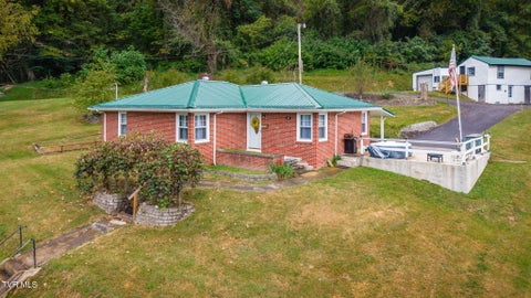 Photo of 407 Allen Avenue, Elizabethton, TN 37643 (MLS # 10001268)