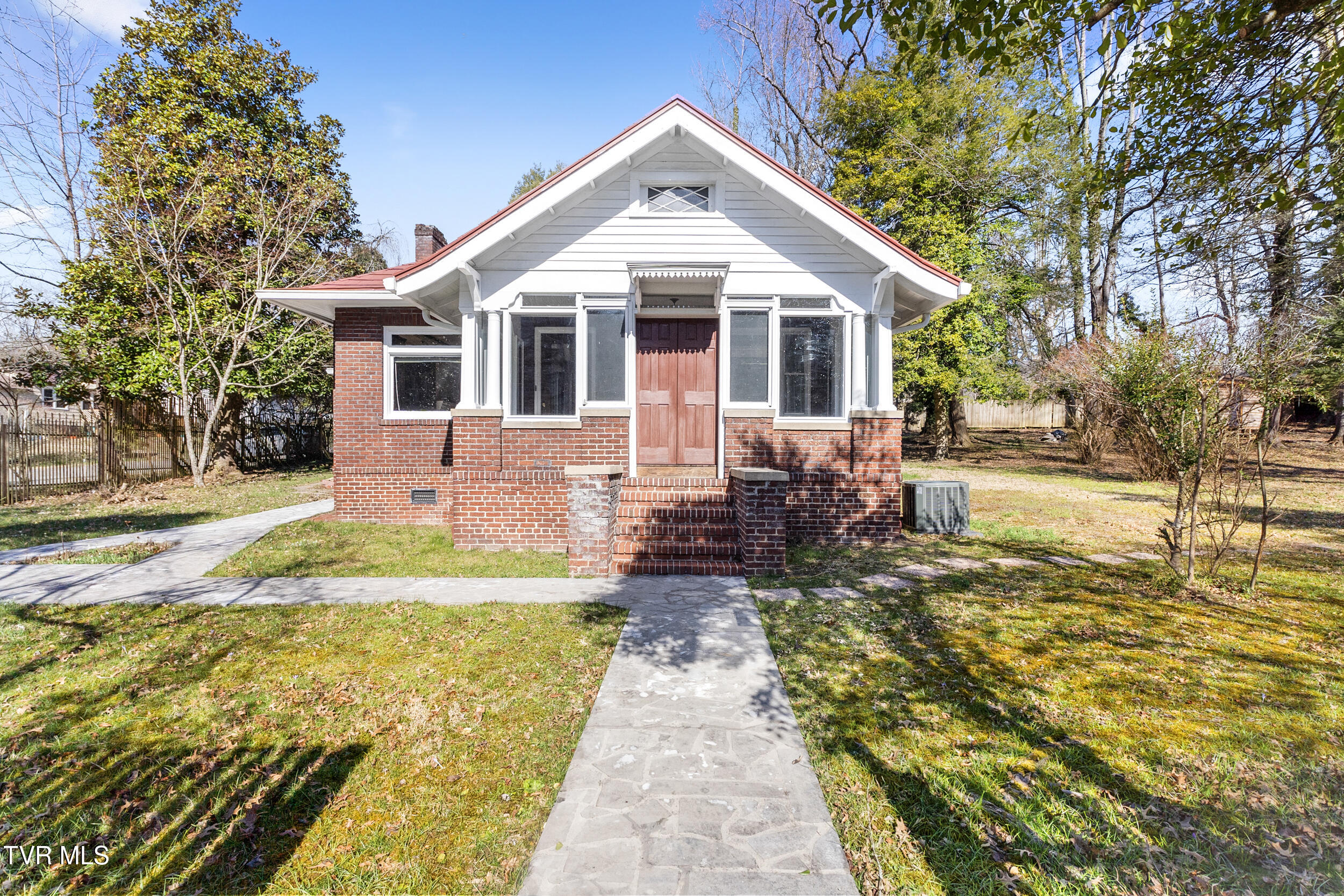 17 Wyandotte Avenue, Big Stone Gap, Virginia image 4